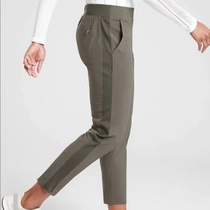 Athleta Brooklyn Ankle Pant in Olive- size small